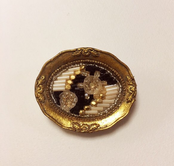 ビーズ刺繍ブローチ②