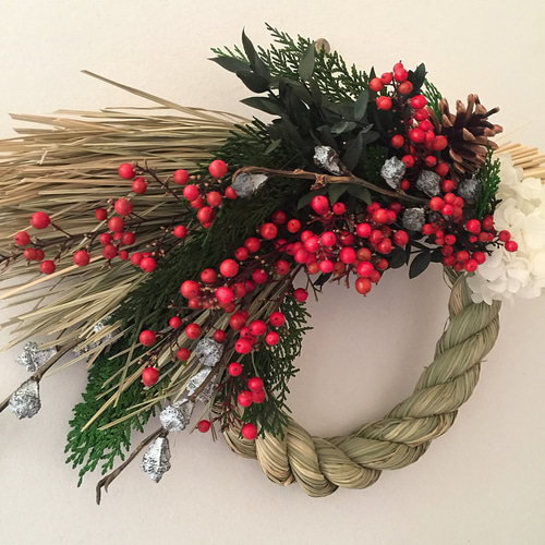 たっぷり南天のお正月しめ縄 たっぷり南天のお正月しめ縄