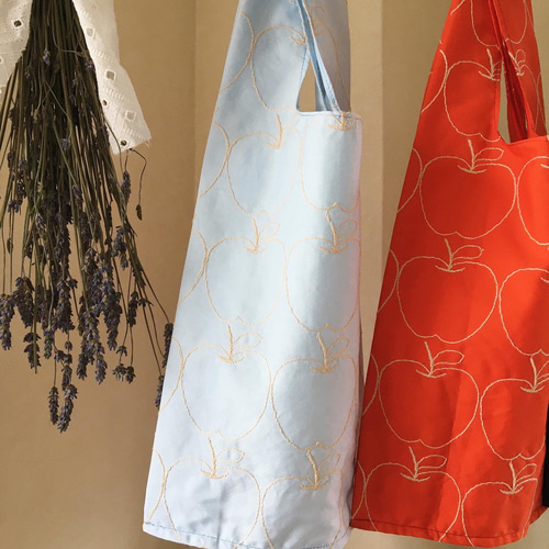 刺繍生地 りんご刺繍 「#Creemaで梅雨明け気分」 生地 kijiya