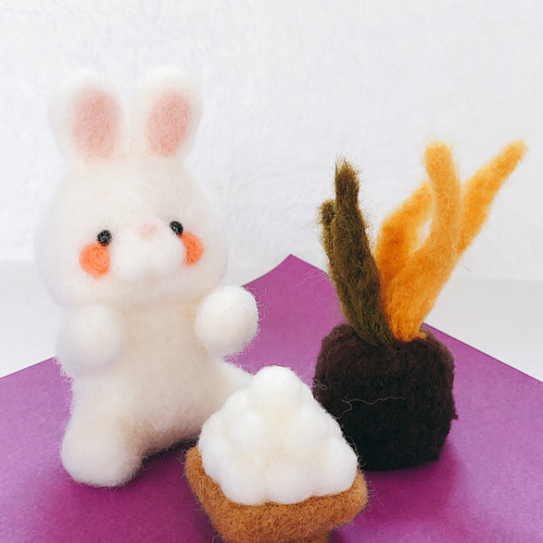 お月見うさぎと団子とすすき 羊毛フェルト 羊毛フェルト koyorino 通販