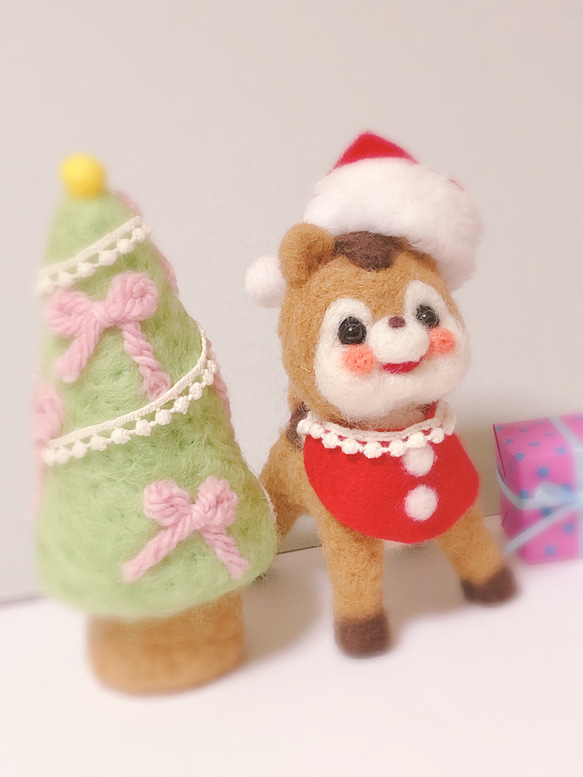 こじかサンタのクリスマス　羊毛フェルト 3枚目の画像