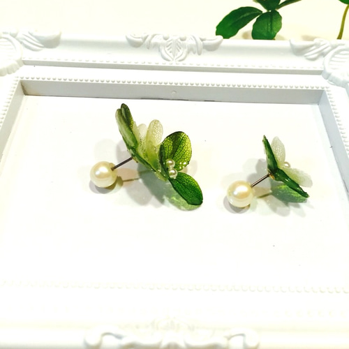 紫陽花のピアス 【グリーングラデーション】 ピアス（その他） KURIBOU 