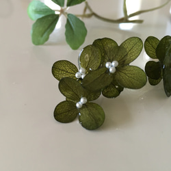 ⭐︎⭐︎【秋冬新品】多多的繡球花耳環～苔綠色～ 第4張的照片