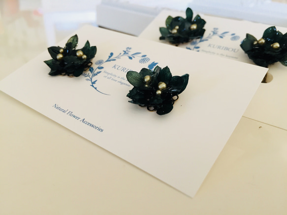 【免費送貨至1月25日】迷你繡球花豐富的耳環·耳環 第4張的照片