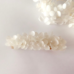紫陽花のバレッタ  〜ホワイト〜 1枚目の画像