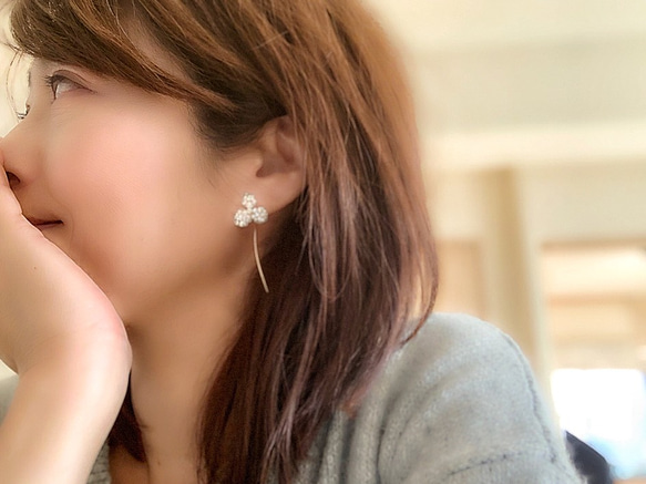 施華洛世奇和保留的繡球花耳環 第1張的照片