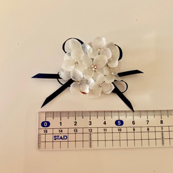 [Creema Limited] 白色繡球花和緞帶胸針 第4張的照片