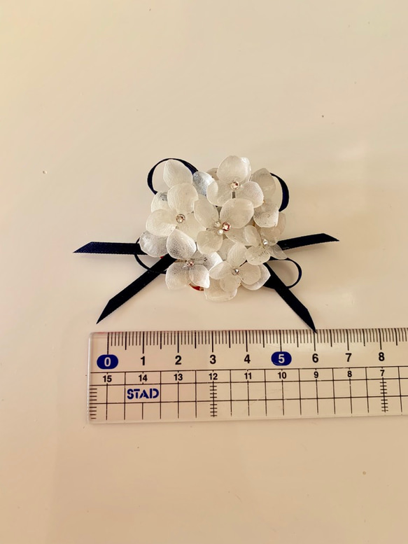 [Creema Limited] 白色繡球花和緞帶胸針 第4張的照片