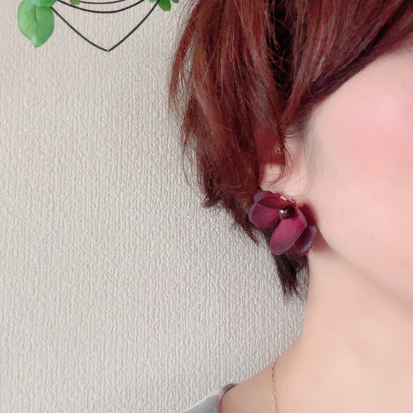 【Creema限定クリスマス2020】hydrangea pierce〜wine red〜 2枚目の画像