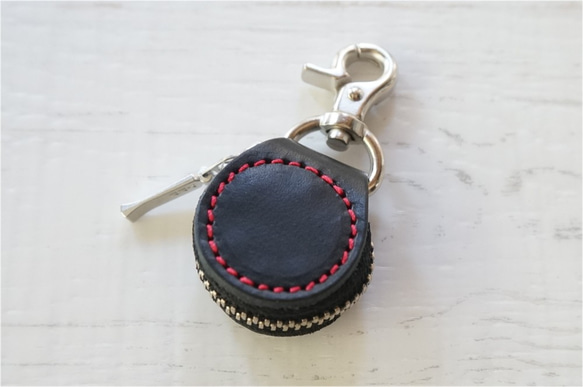 丸（黒）×かぶせ（黒）赤ステッチ★コインケース★電子マネーも入ります★（牛革製）全50色 2枚目の画像