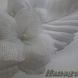 ホワイト紫陽花のリーフブローチ 4枚目の画像