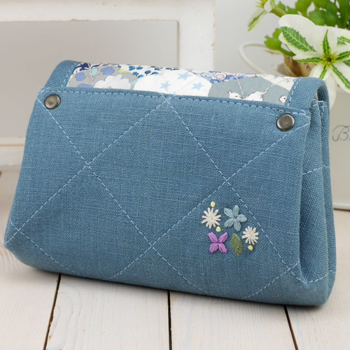 刺繍とリバティパッチワーク☆アコーディオンポーチ「スモークブルー 