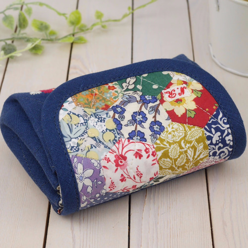 刺繍とリバティパッチワーク☆アコーディオンポーチ「インディゴブルー 