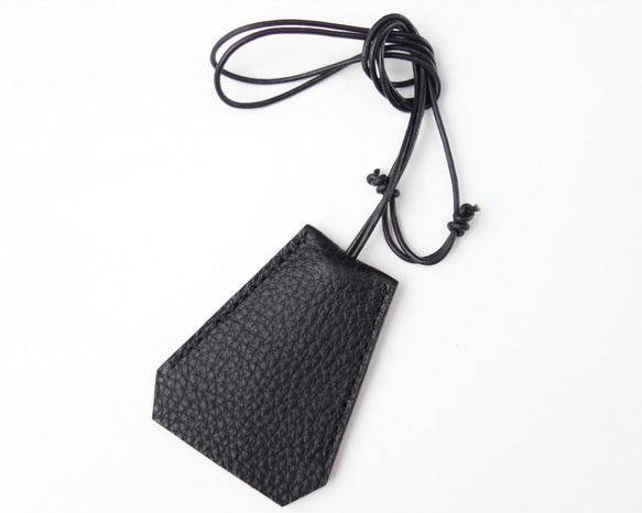 Clochette necklace / クロシェット キーケース ヌメ革 ナチュラル ブラック キーストラップ 1枚目の画像