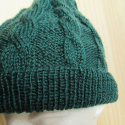 グリーンのニット帽（深みのグリーン） 4枚目の画像