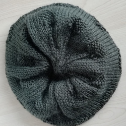 ニット帽（カーキ色、水玉模様）フリーサイズ、英国羊毛100％、受注制作 3枚目の画像