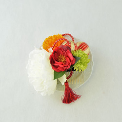 華やかなお花のヘアコーム 1枚目の画像