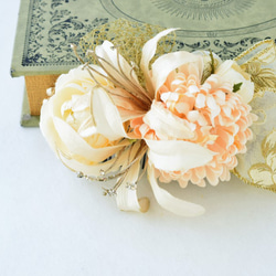 2種類の華やかなリボンと白いお花のヘアコーム 5枚目の画像