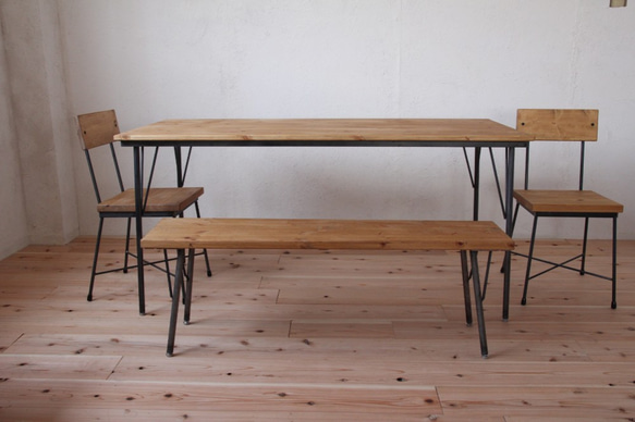 【送料無料】【セット割引】PINE DINING TABLE SET(テーブル1500、木材椅子2脚、ベンチ1200) 1枚目の画像