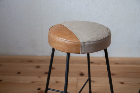 【送料無料】TWO TONE STOOL HIGH/パッチワーク/本革/帆布/アイアン 2枚目の画像