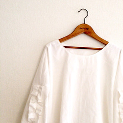 再再販★LADY'S★オフホワイトのフリル袖ゆるトップス 1枚目の画像