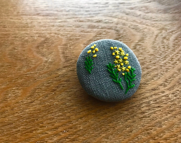 【限定1点】ミモザ_刺繍ブローチ L_麻 3枚目の画像