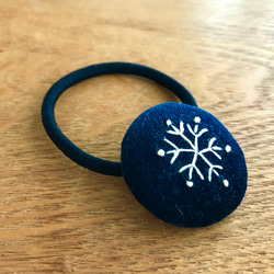 雪の結晶_刺繍ヘアゴム　（コン） 2枚目の画像