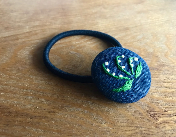 再販:スズラン_刺繍ヘアゴム_麻紺 3枚目の画像