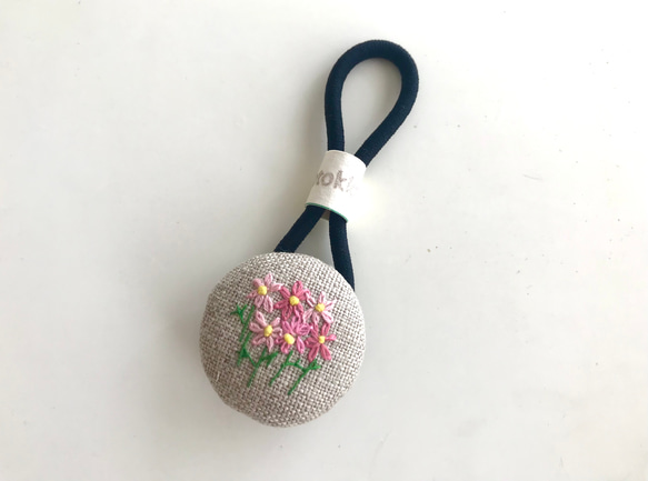 コスモス_刺繍ヘアゴム_麻 1枚目の画像