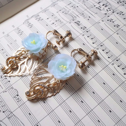 Rose and Treble Clef Earrings (耳環) Baby Blue 第1張的照片