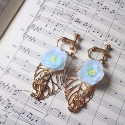 Rose and Treble Clef Earrings (耳環) Baby Blue 第2張的照片