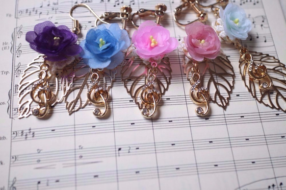 Rose and Treble Clef Earrings(耳環) 漿果 第4張的照片