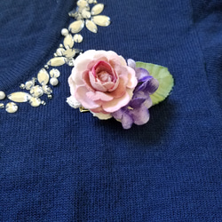 玫瑰和紫羅蘭2WAY胸針（梯度粉紅色） 第4張的照片