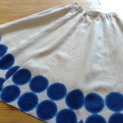青いまるまるリネンのフレアースカート 3枚目の画像