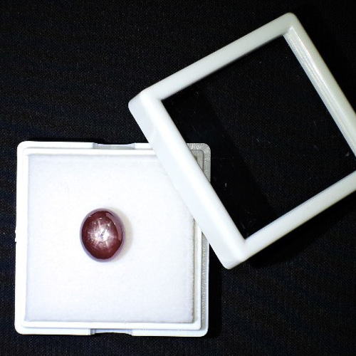 ☆6条の星 薔薇咲く☆スタールビー☆8.6ct/11.6mm☆オーバル