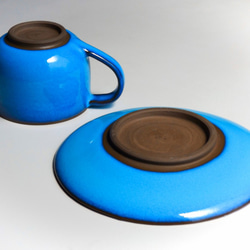 天藍色小咖啡杯和碟 第3張的照片