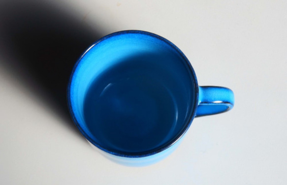天藍色的杯子要求李敖先生的商品。 第2張的照片