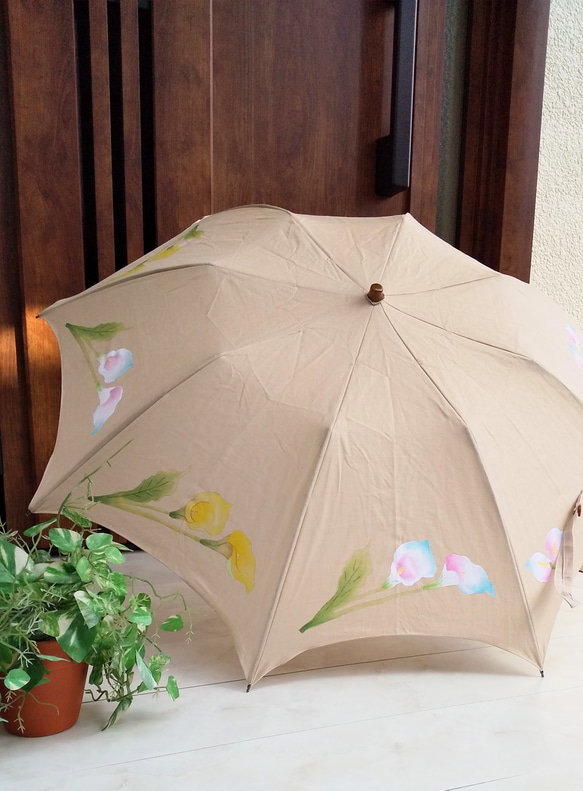 カラーの手描き折り畳み日傘 1枚目の画像