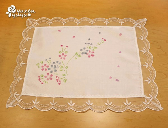 桜の型染めテーブルセンター 1枚目の画像