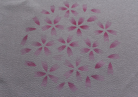桜の型染め小風呂敷グレー 3枚目の画像