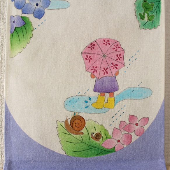 梅雨の風景の手描きミニタペストリー 3枚目の画像