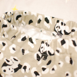 【70】Baby'sモンキーパンツ＊ベージュグレーのパンダ柄×ピンクボーダー 6枚目の画像