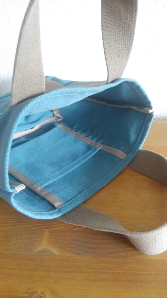 【SALE】鮮やかなブルーのミニトートバッグ(帆布・ヴィンテージ風加工) 4枚目の画像