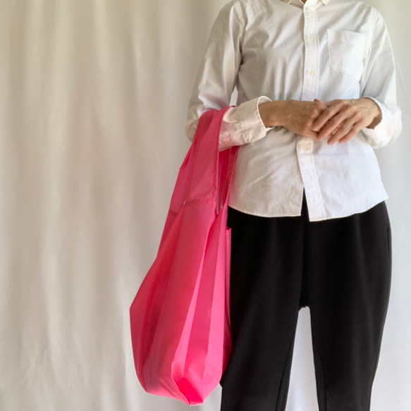 【新色・ピンク】ナイロンタフタ・シンプルエコバック【大容量・レジ袋型・撥水・軽量】 2枚目の画像