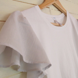 white　グレーブルー　 バタフライスリーブ　Tシャツ 5枚目の画像
