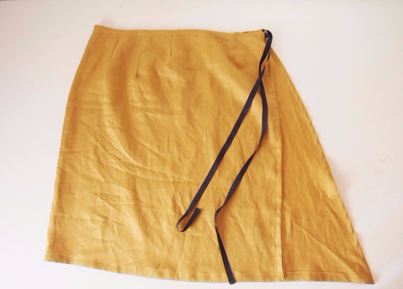 カラーが選べるリネンのラップスカート 2枚目の画像