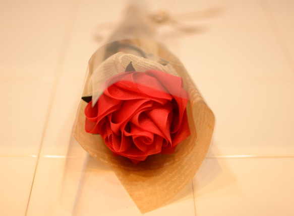 ✰送料無料✰デコペン・バラの花ペン 2枚目の画像