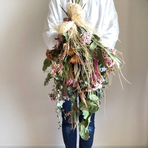大人ピンク・プロテアの大きいスワッグ ドライフラワー お花作家 良秋