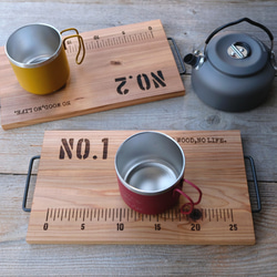 帶號碼的木製營地燒烤盤，雪松木 第1張的照片