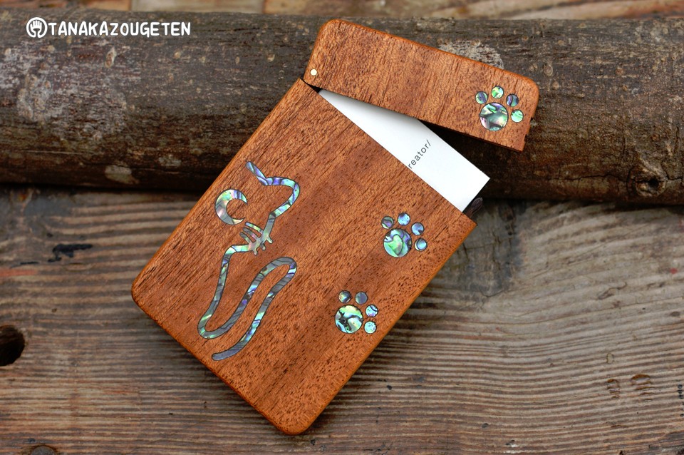 木製名刺入れマホガニー　【猫と肉球】